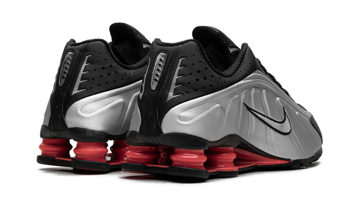 NIKE SHOX R4 BLACK METALLIC SILVER (2025) WOMENS