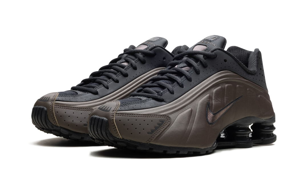 NIKE SHOX R4 IRONSTONE OFF NOIR WOMENS