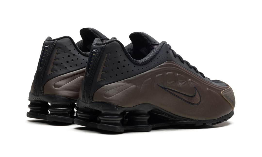 NIKE SHOX R4 IRONSTONE OFF NOIR WOMENS