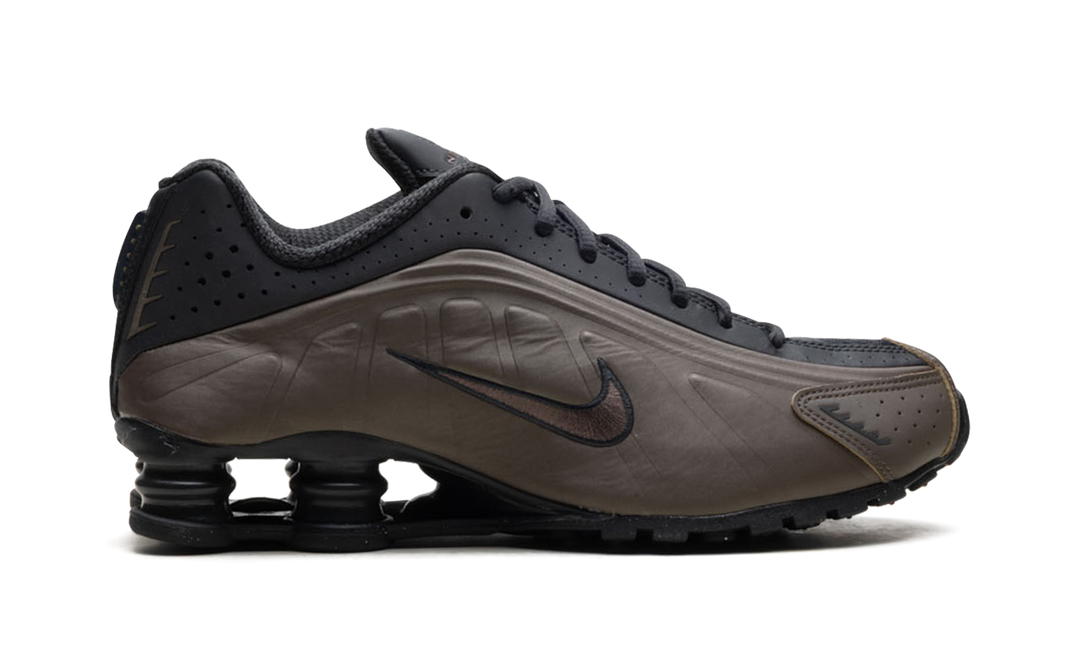 NIKE SHOX R4 IRONSTONE OFF NOIR WOMENS