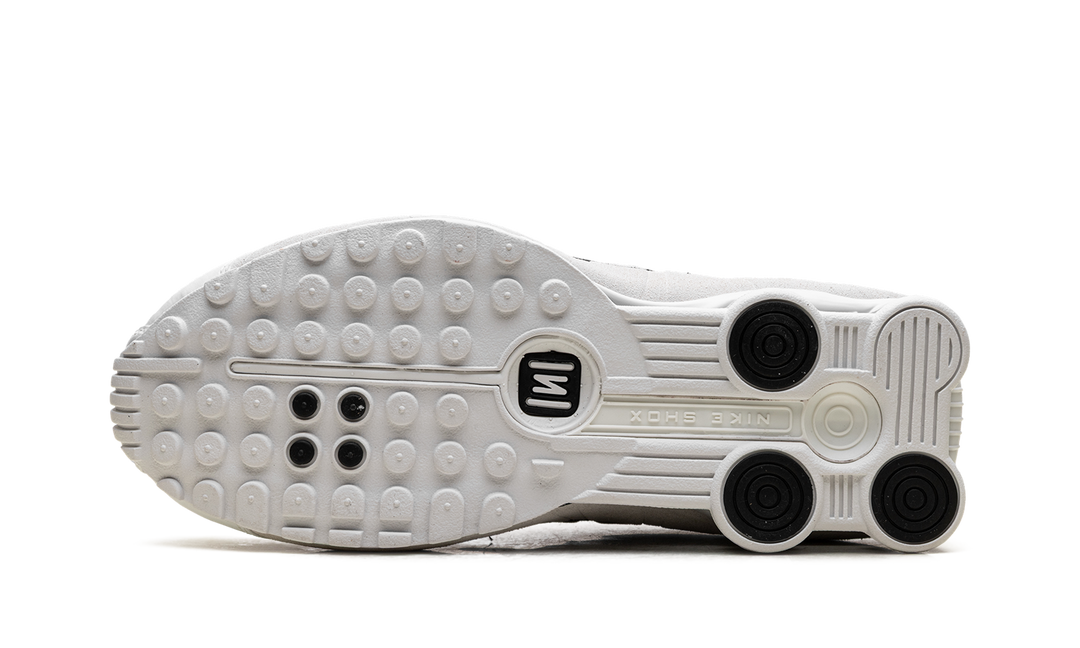 NIKE SHOX R4 WHITE BLACK SUEDE WOMENS