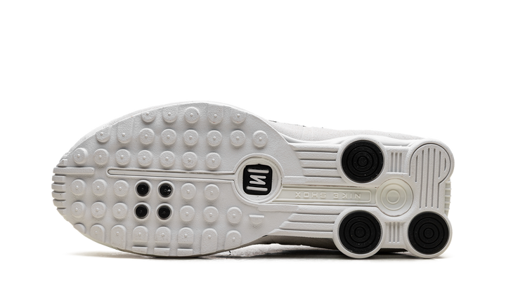NIKE SHOX R4 WHITE BLACK SUEDE WOMENS