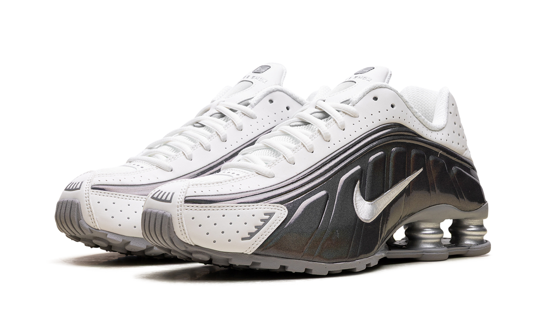 NIKE SHOX R4 WHITE IRIDESCENT WOMENS