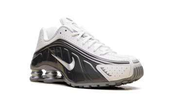 NIKE SHOX R4 WHITE IRIDESCENT WOMENS — Stock