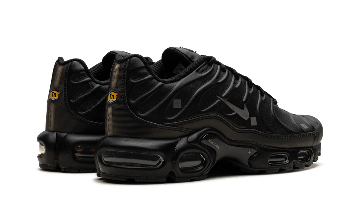 NIKE TN AIR MAX PLUS X A-COLD-WALL* BLACK