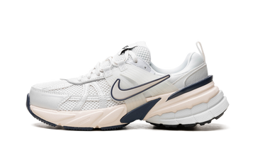 NIKE V2K RUN PLATINUM TINT (WOMEN'S) — Stock