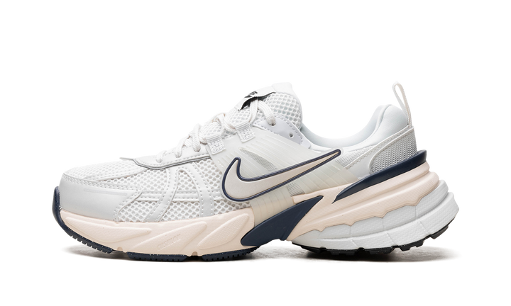 NIKE V2K RUN PLATINUM TINT (WOMEN&