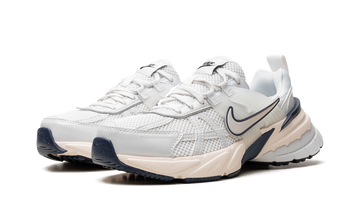 NIKE V2K RUN PLATINUM TINT (WOMEN'S) — Stock