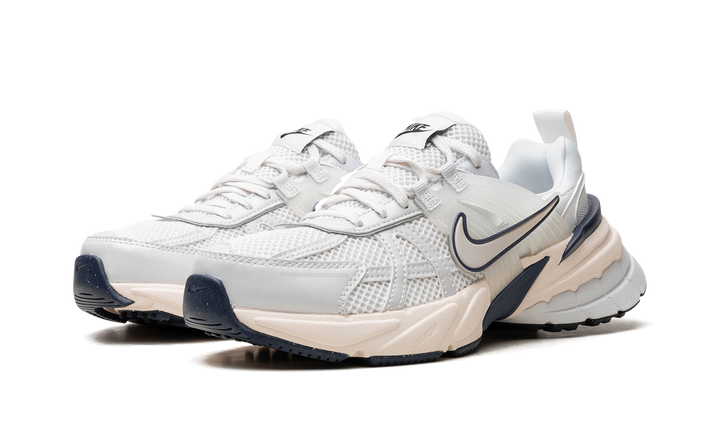 NIKE V2K RUN PLATINUM TINT (WOMEN&