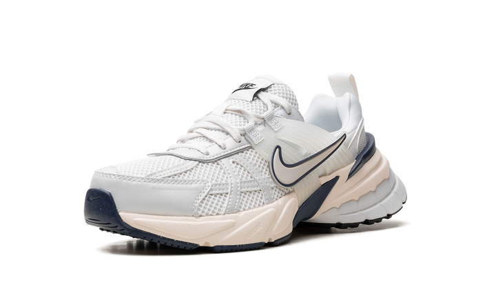 NIKE V2K RUN PLATINUM TINT (WOMEN&
