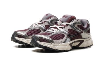 NIKE V5 RNR BURGUNDY CRUSH COLLEGE GREY (WOMEN'S) — Stock