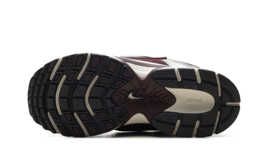 NIKE V5 RNR BURGUNDY CRUSH COLLEGE GREY (WOMEN'S) — Stock