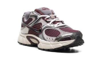 NIKE V5 RNR BURGUNDY CRUSH COLLEGE GREY (WOMEN'S) — Stock