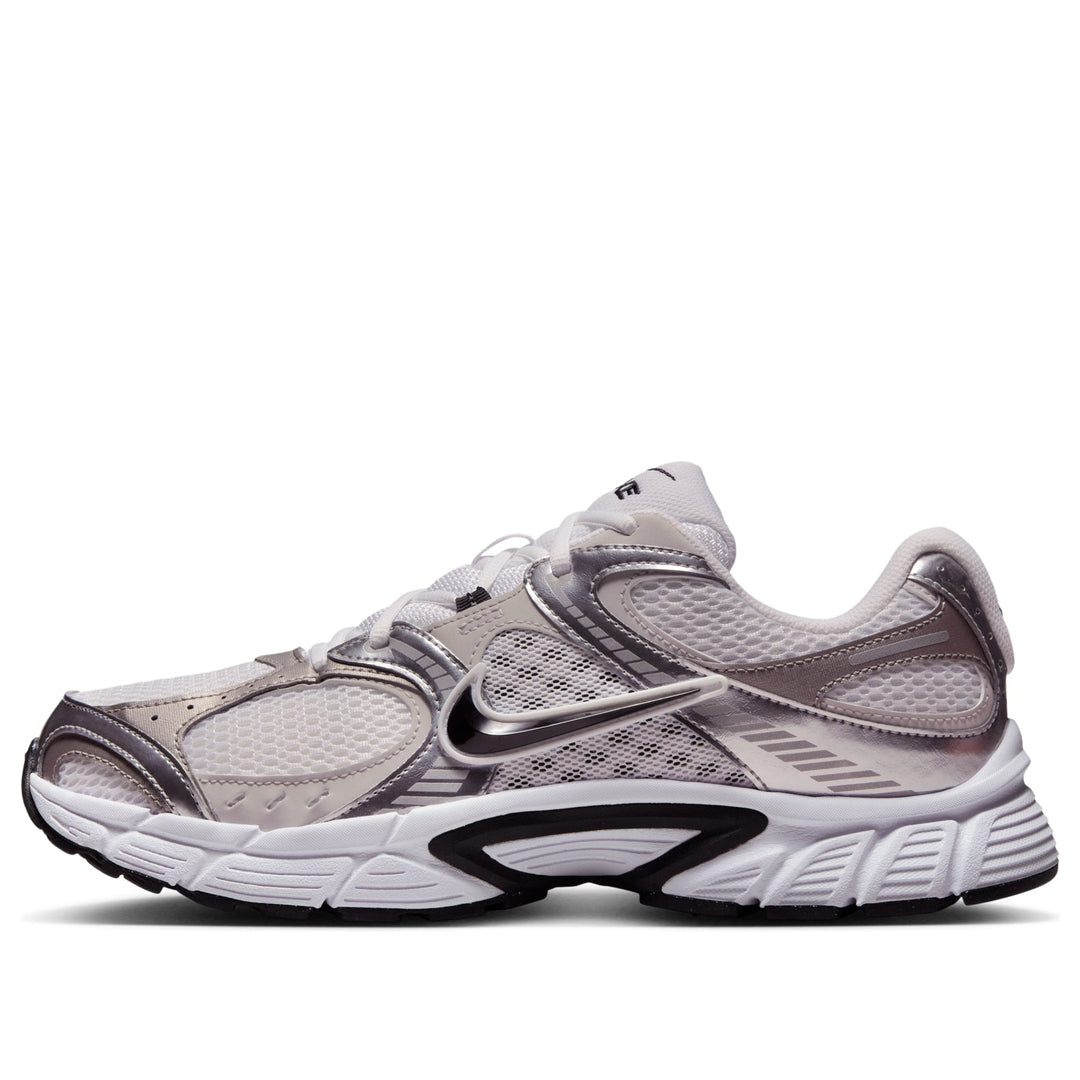 NIKE V5 RNR WHITE VAST GREY COLLEGE GREY BLACK