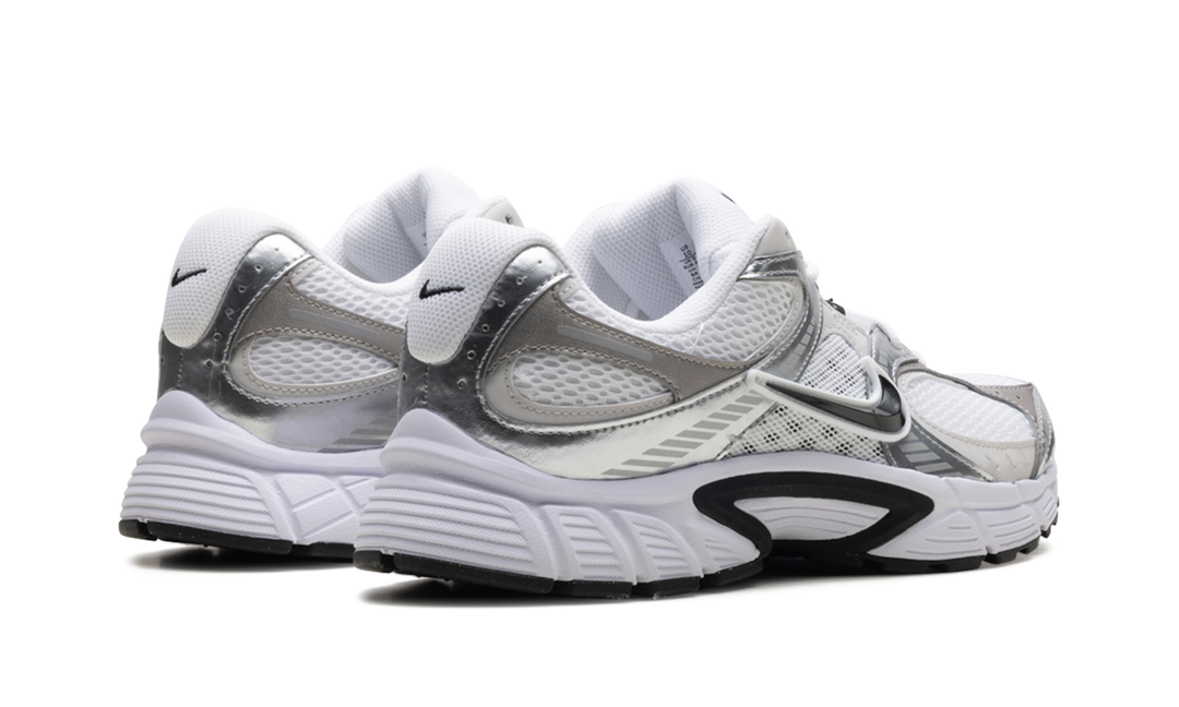 NIKE V5 RNR WHITE VAST GREY COLLEGE GREY BLACK