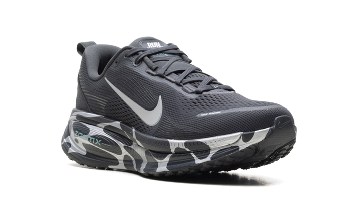 NIKE VOMERO 18 ANTHRACITE REFLECT SILVER