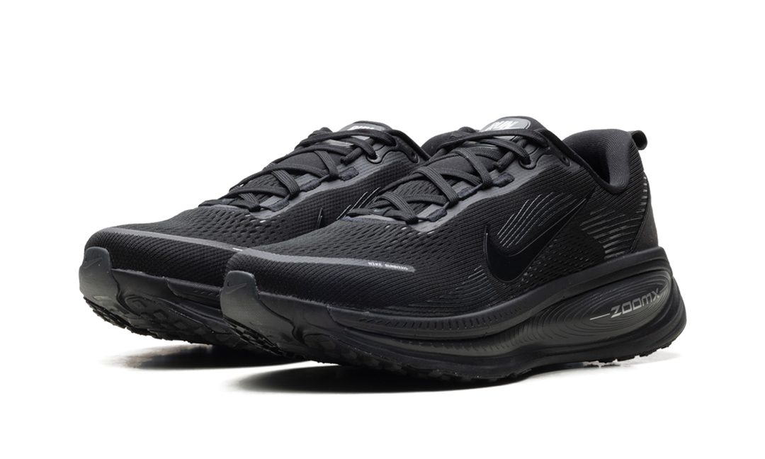 NIKE VOMERO 18 BLACK DARK SMOKE GREY LIGHT SMOKE GREY