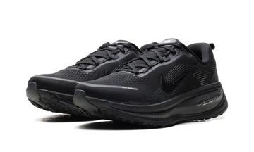 NIKE VOMERO 18 BLACK DARK SMOKE GREY LIGHT SMOKE GREY — Stock