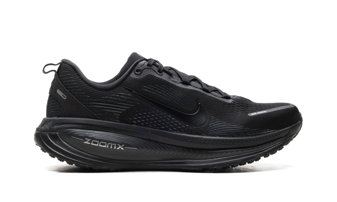 NIKE VOMERO 18 BLACK DARK SMOKE GREY LIGHT SMOKE GREY