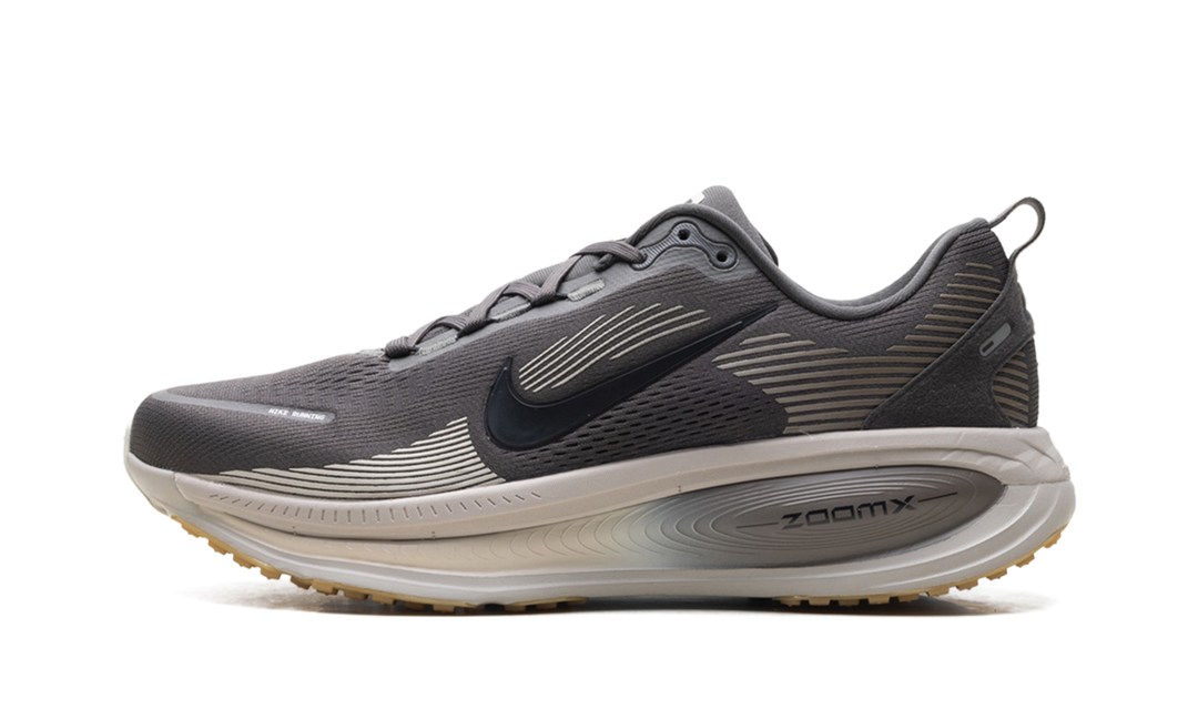 NIKE VOMERO 18 MEDIUM ASH COLLEGE GREY — Stock