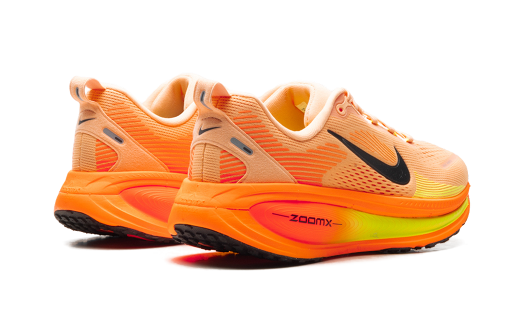 NIKE VOMERO 18 ORANGE CHALK BLACK VOLT