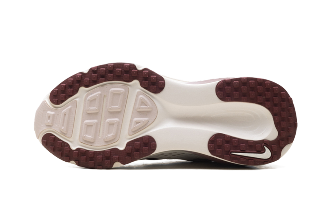 NIKE VOMERO 18 PALE IVORY RED SEPIA SILT RED DARK TEAM RED (WOMEN&