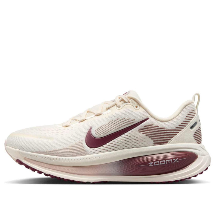 NIKE VOMERO 18 PALE IVORY RED SEPIA SILT RED DARK TEAM RED (WOMEN&