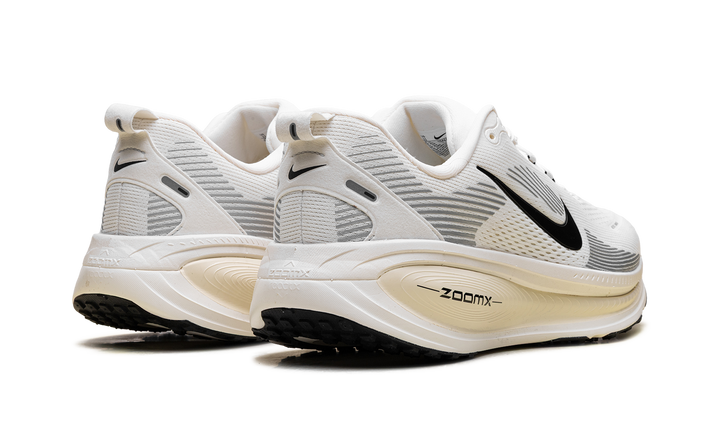 NIKE VOMERO 18 SUMMIT WHITE COCONUT MILK