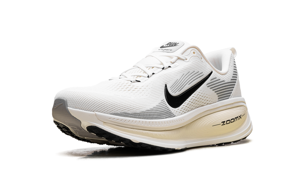 NIKE VOMERO 18 SUMMIT WHITE COCONUT MILK
