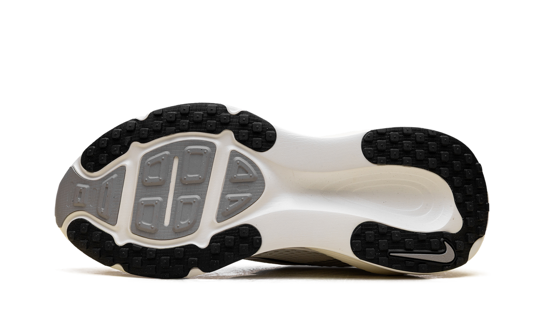 NIKE VOMERO 18 SUMMIT WHITE COCONUT MILK