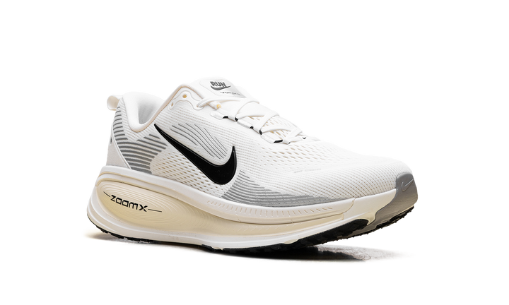 NIKE VOMERO 18 SUMMIT WHITE COCONUT MILK