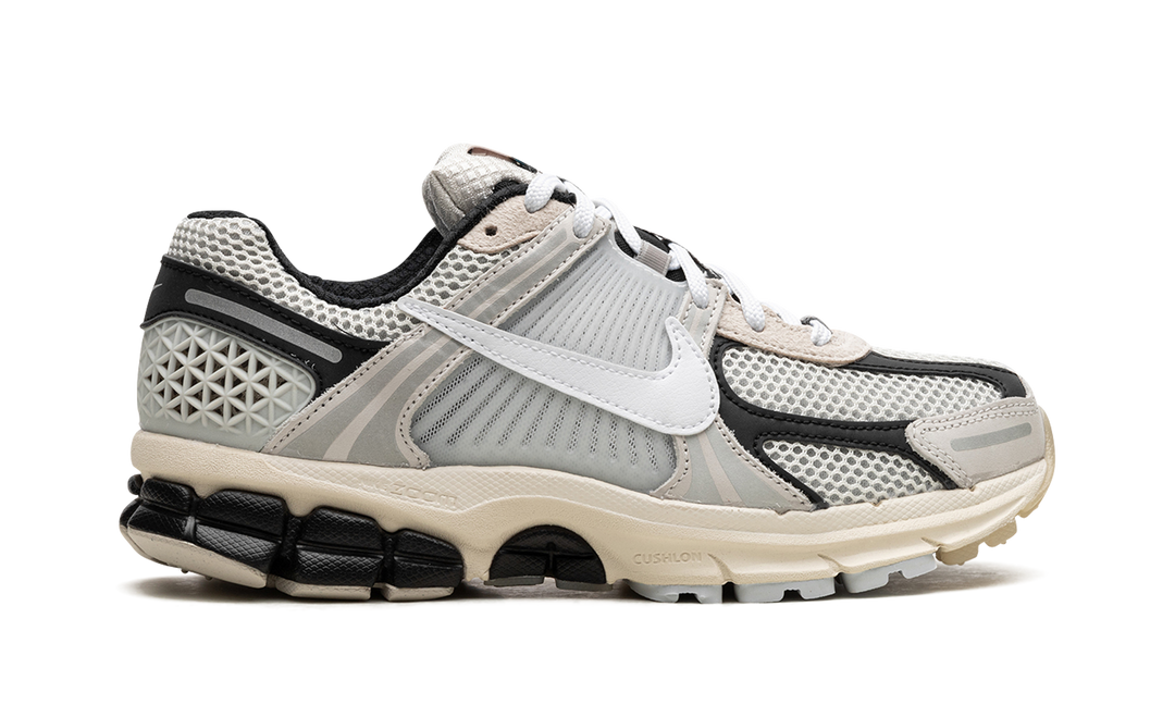 NIKE VOMERO 5 LIGHT BONE BLACK
