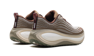 NIKE VOMERO PLUS CALDERA BROWN DARK FIELD BROWN — Stock