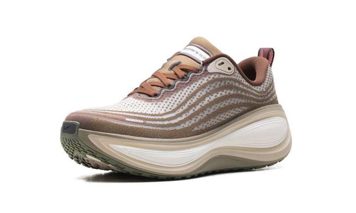 NIKE VOMERO PLUS CALDERA BROWN DARK FIELD BROWN