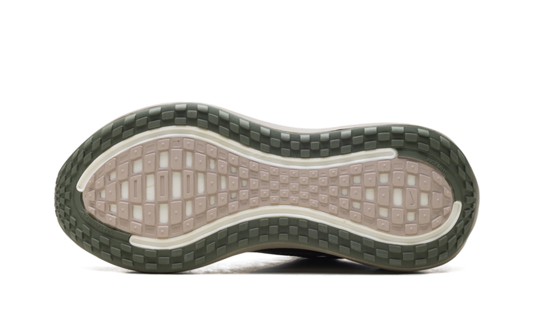 NIKE VOMERO PLUS CALDERA BROWN DARK FIELD BROWN