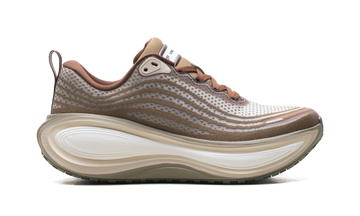 NIKE VOMERO PLUS CALDERA BROWN DARK FIELD BROWN — Stock