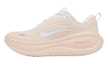 NIKE VOMERO PLUS GUAVA ICE ORANGE CHALK (WOMEN'S) — Stock