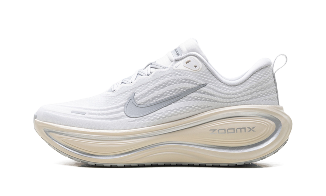 NIKE VOMERO PLUS RUNNING IS MENTAL
