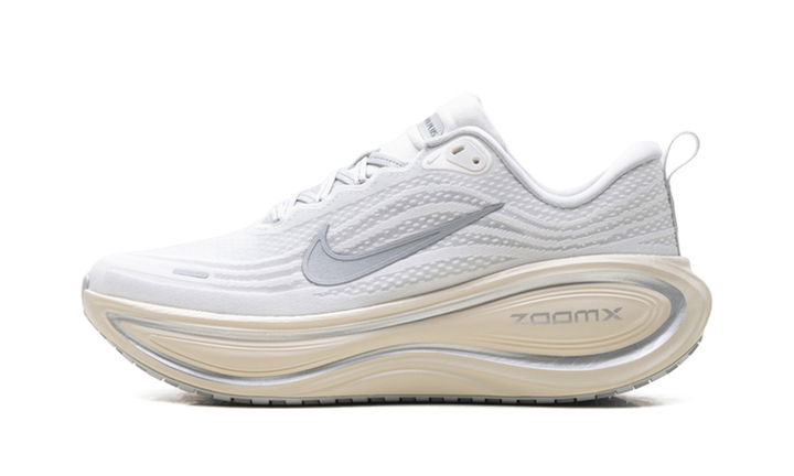 NIKE VOMERO PLUS RUNNING IS MENTAL