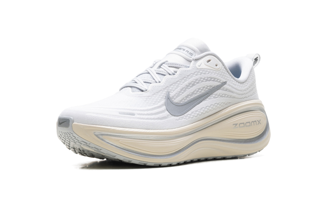 NIKE VOMERO PLUS RUNNING IS MENTAL