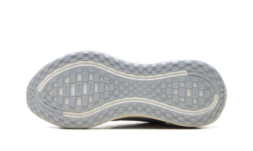 NIKE VOMERO PLUS RUNNING IS MENTAL — Stock