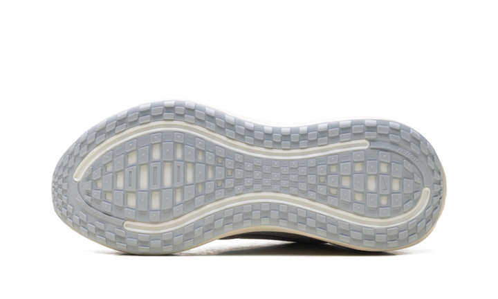 NIKE VOMERO PLUS RUNNING IS MENTAL