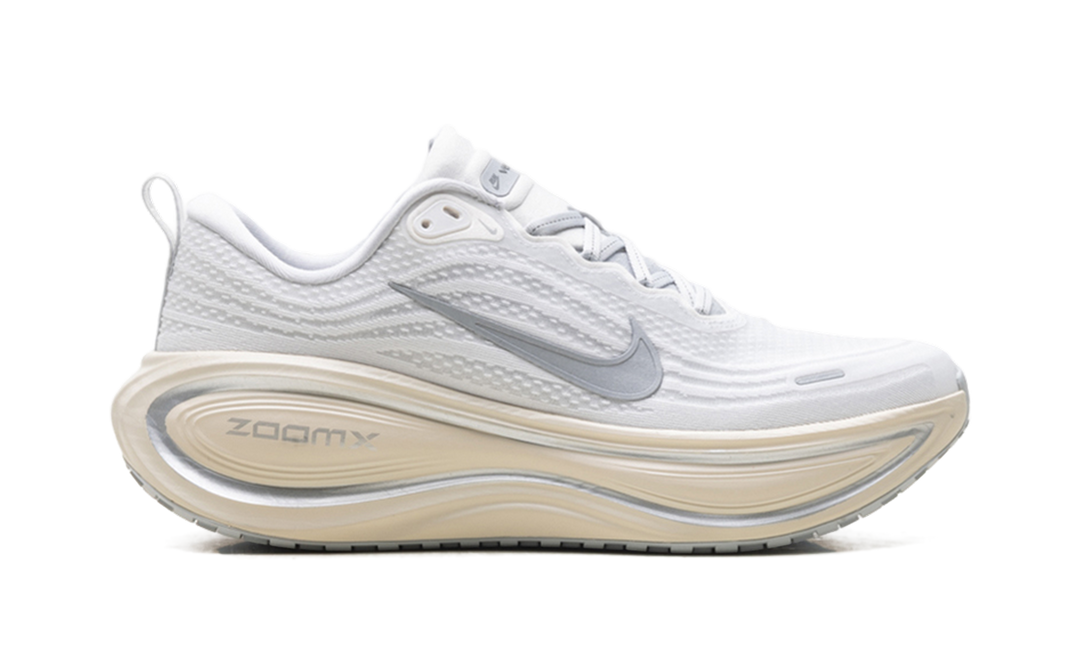 NIKE VOMERO PLUS RUNNING IS MENTAL