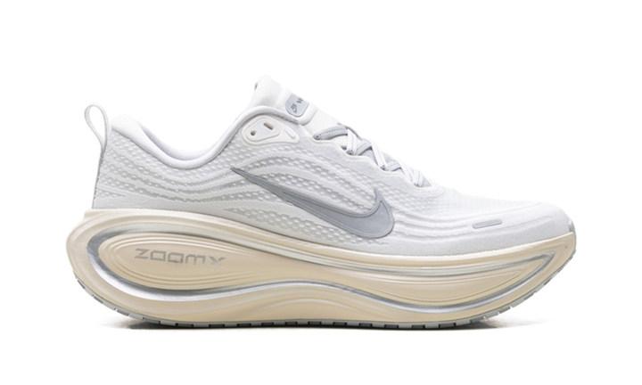 NIKE VOMERO PLUS RUNNING IS MENTAL