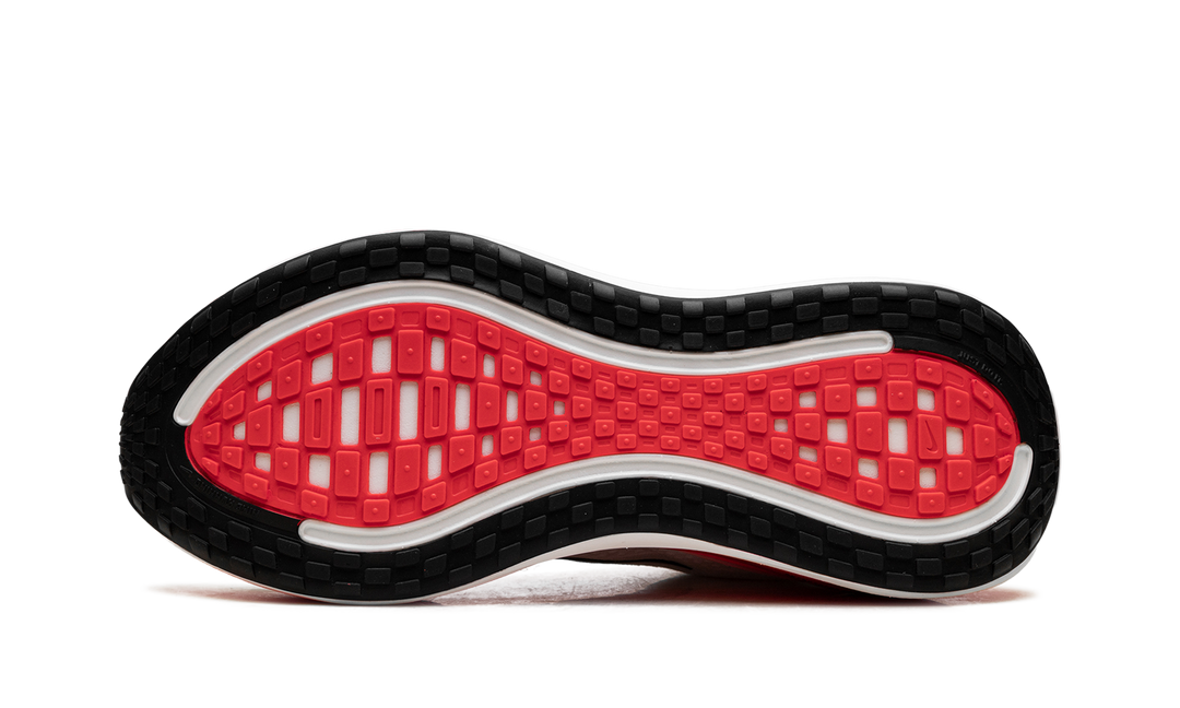 NIKE VOMERO PLUS WHITE BLACK BRIGHT CRIMSON