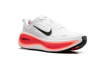 NIKE VOMERO PLUS WHITE BLACK BRIGHT CRIMSON — Stock