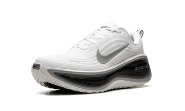 NIKE VOMERO PLUS WHITE BLACK COOL GREY — Stock