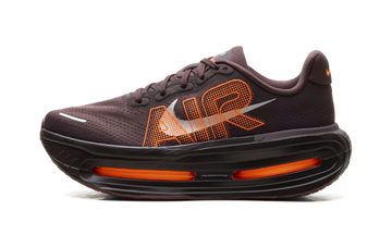 NIKE VOMERO PREMIUM RENEGADE — Stock
