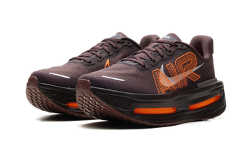 NIKE VOMERO PREMIUM RENEGADE — Stock