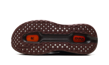NIKE VOMERO PREMIUM RENEGADE — Stock